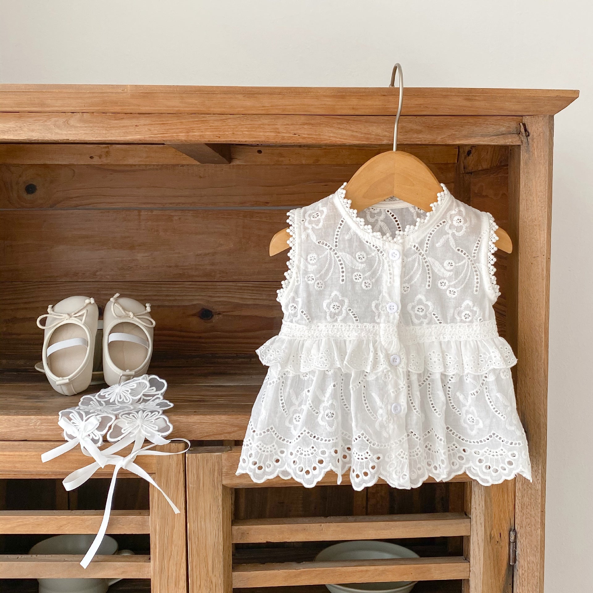 Baby Girl Embroidered Sleeveless Cardigan