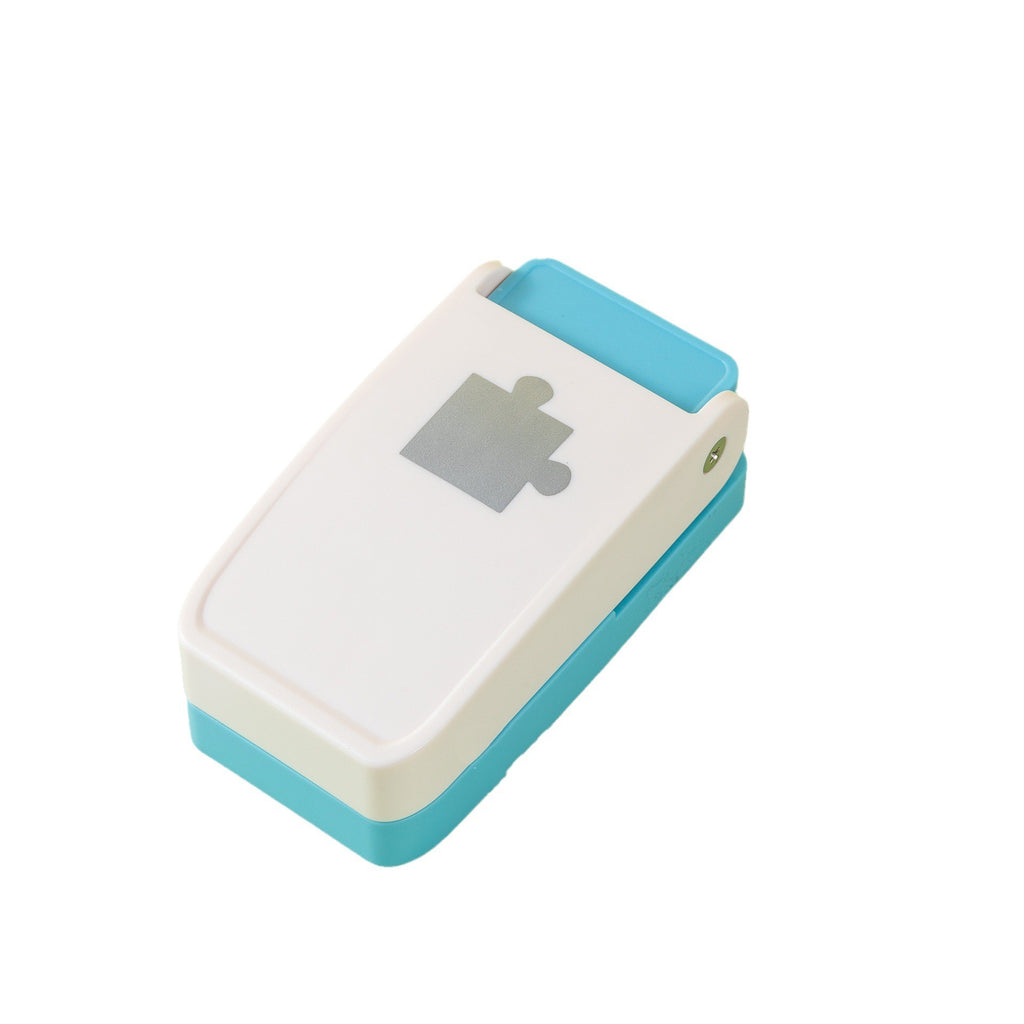 Kids' Hole-Punch Threading Craft Set
